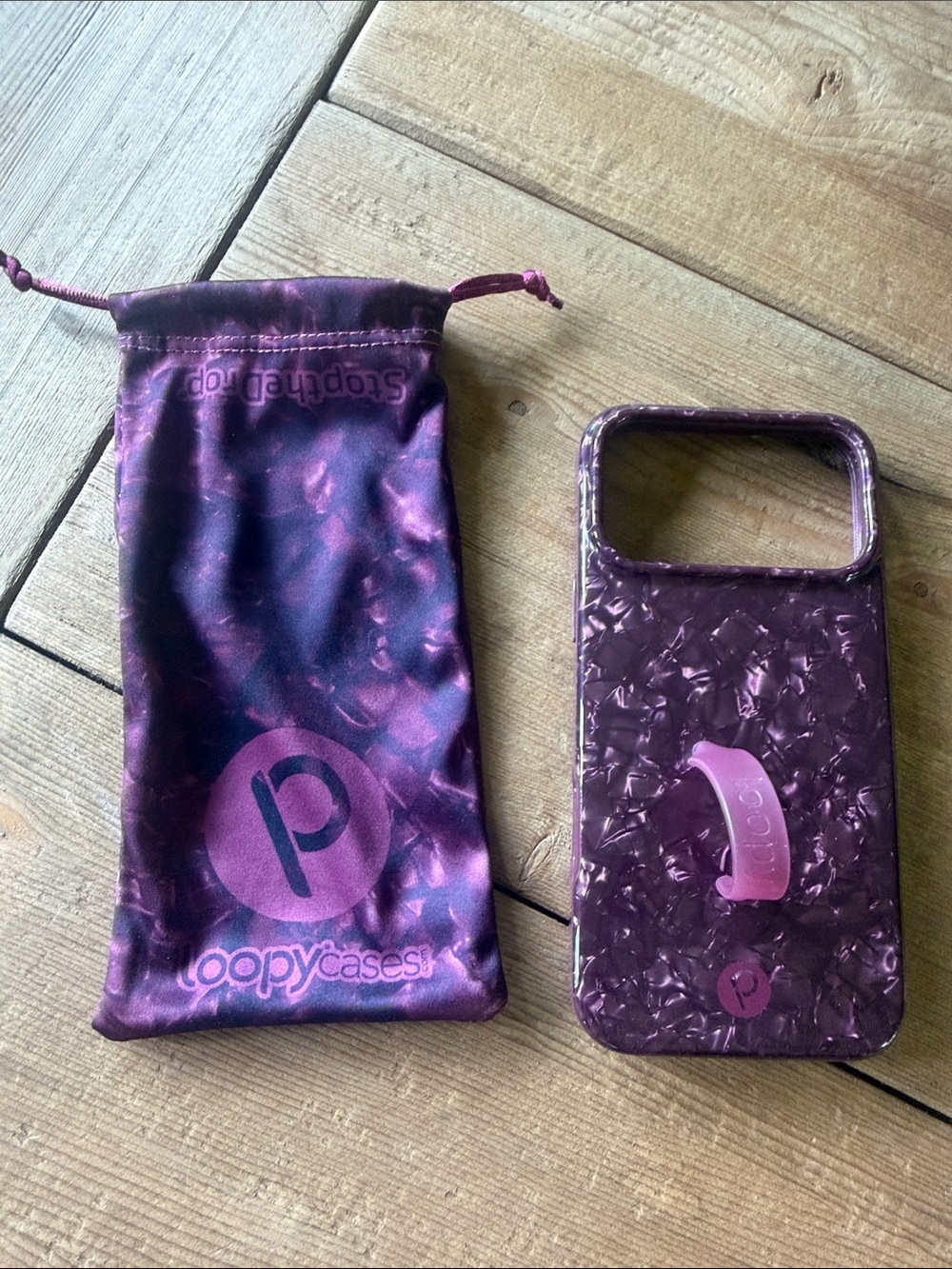 Loopy Case  wine Phone Case with Grip Strap
iPhone 17 PRO max case